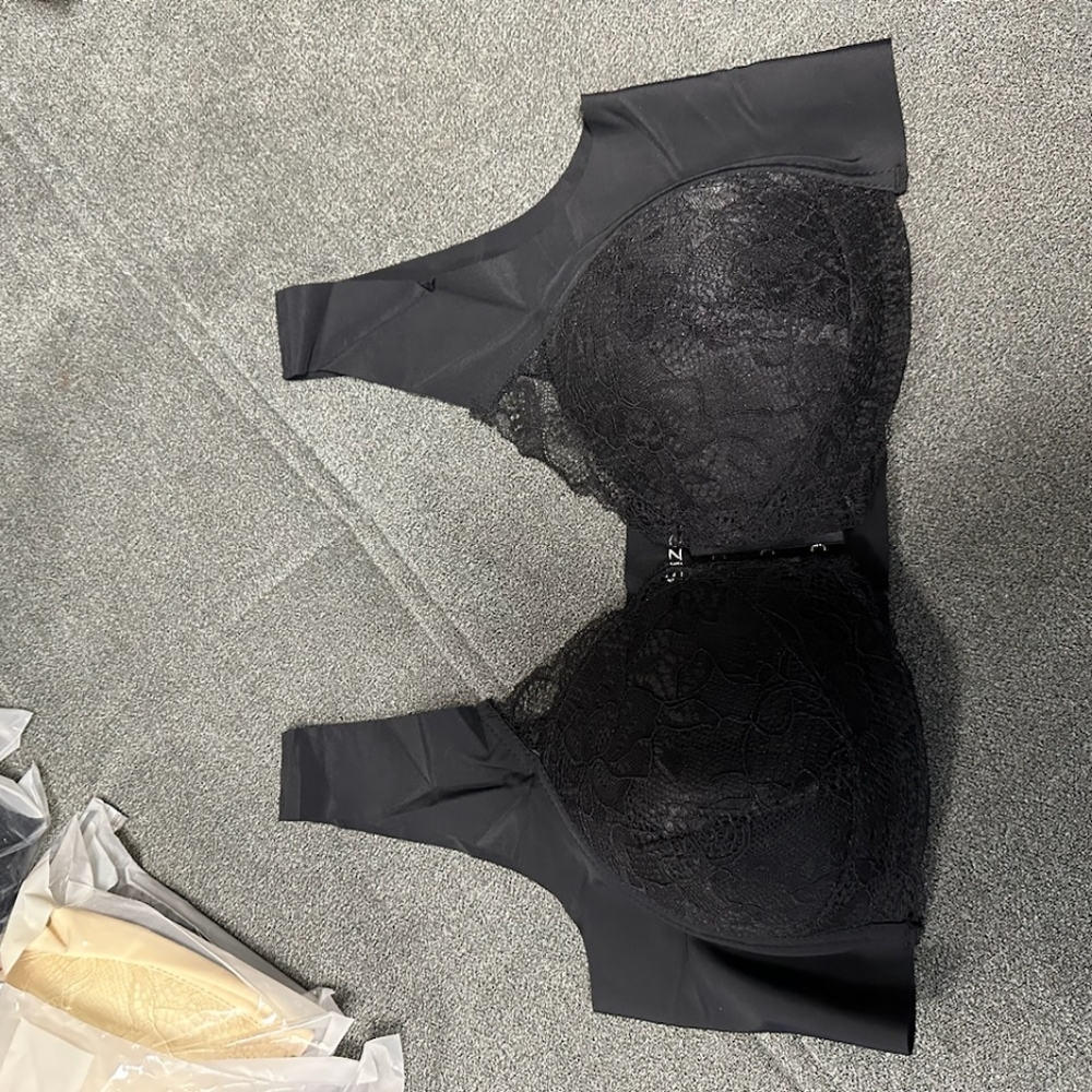 Bras - Picture 2 of 3